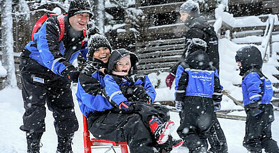 Outdoor-Aktivitäten im Schnee verspricht eine Winterreise nach Finnisch-Lappland. Foto: For Family Reisen